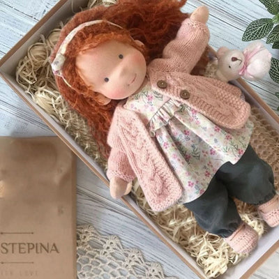 Handgefertigte Waldorf-Puppe aus Naturmaterialien – 30 cm groß